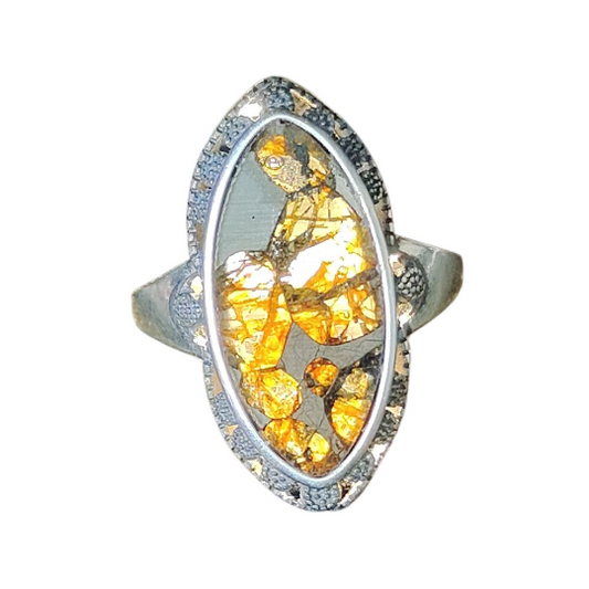 Sericho Pallasite Meteorite Ring Nature Meteorite Material Olive Meteorite Ring Jewelry 925 silver. The ring is suitable for various sizes